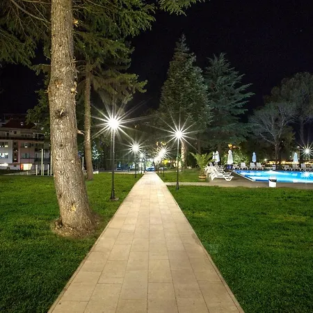 Queen Nelly Park Otel