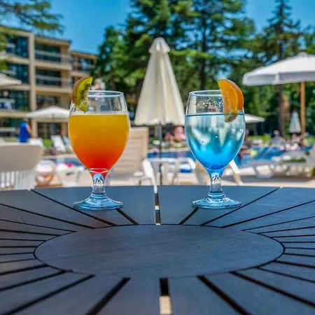 Queen Nelly Park Naousa