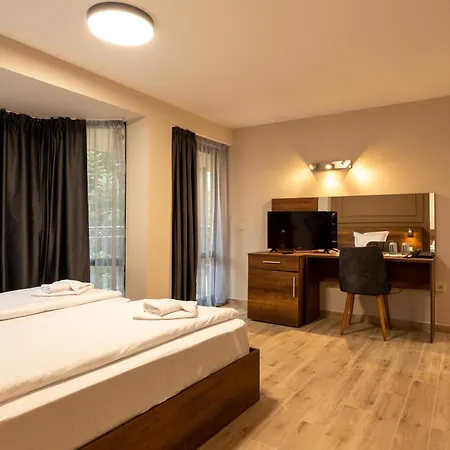 Queen Nelly Park 4* Naousa