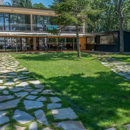 Queen Nelly Park 4* Naousa