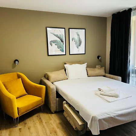 Queen Nelly Park Naousa