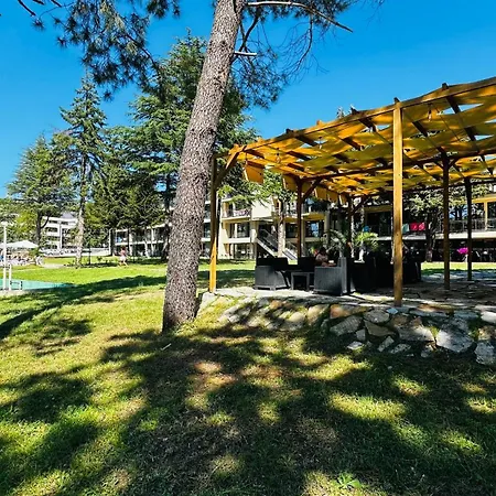מלון Queen Nelly Park