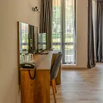 Queen Nelly Park Otel 4*