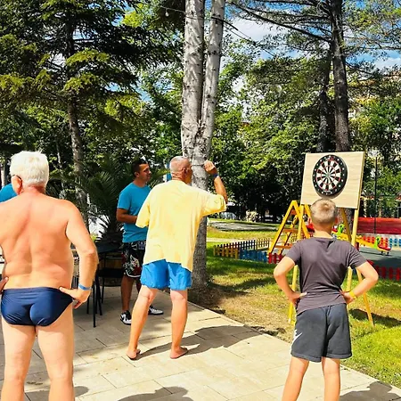 Queen Nelly Park Kiten (Burgas)