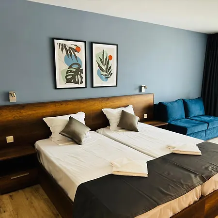 Queen Nelly Park Hotel