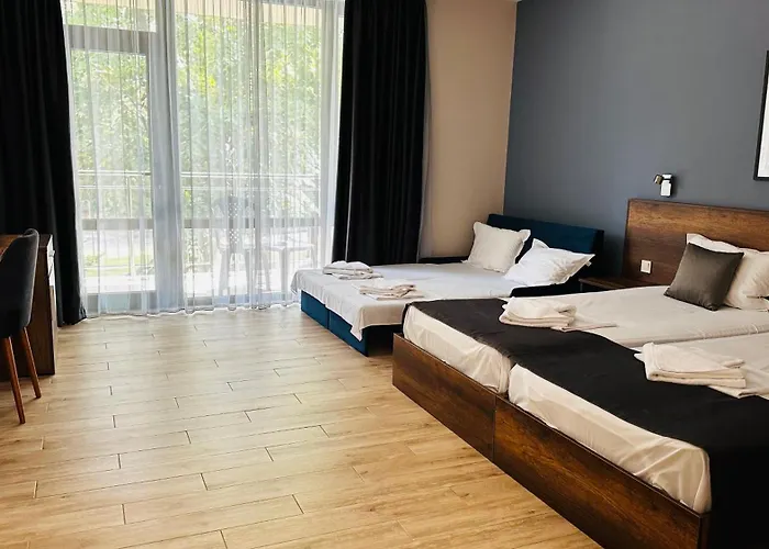 酒店 Queen Nelly Park 希典