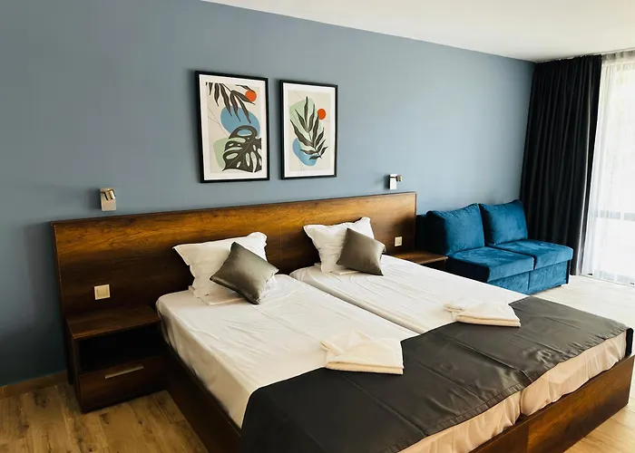 Queen Nelly Park 酒店